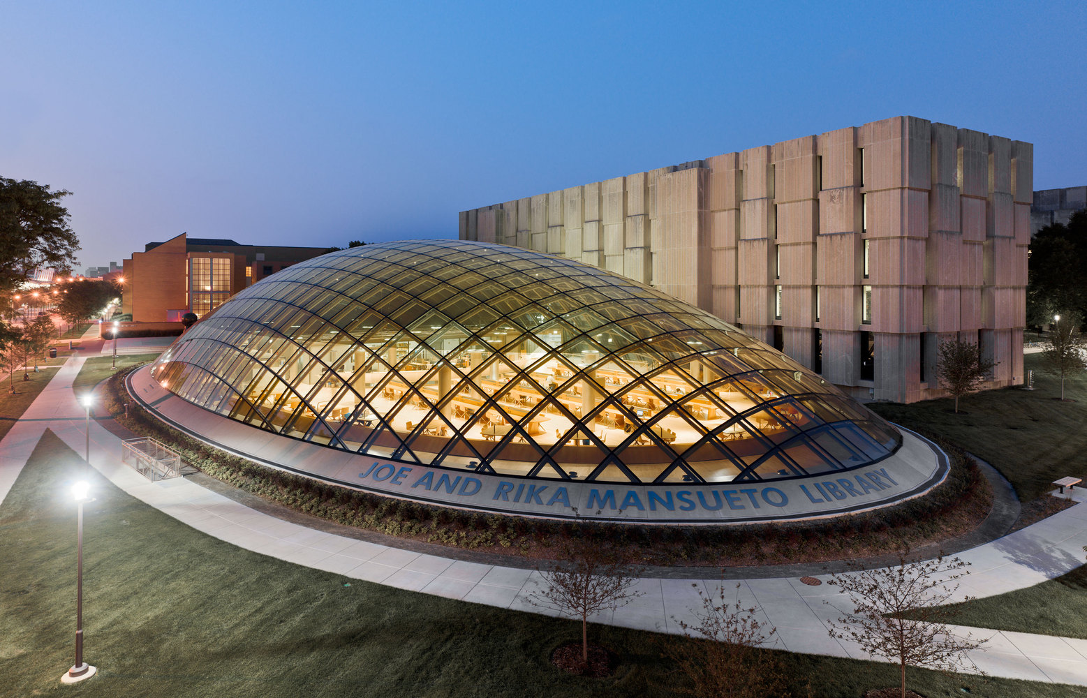 Joe & Rika Mansueto Library